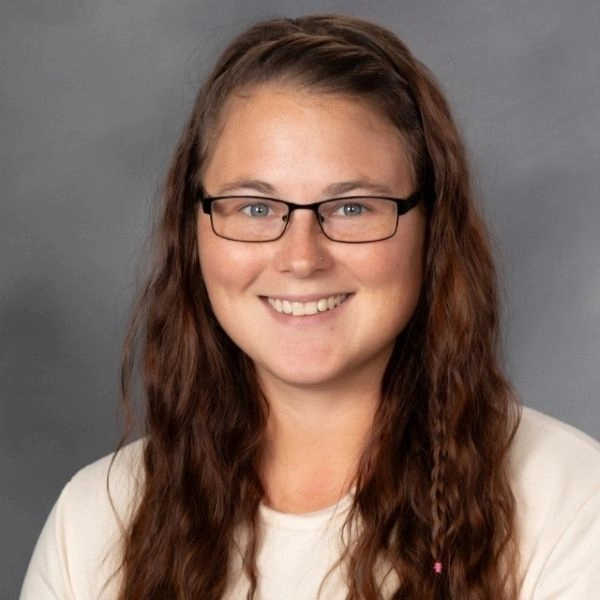 Danielle Startz headshot