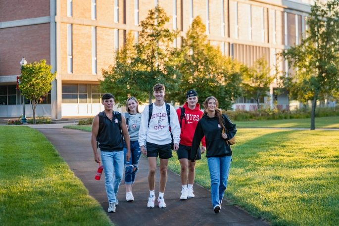 Students walking by the MUC on campus