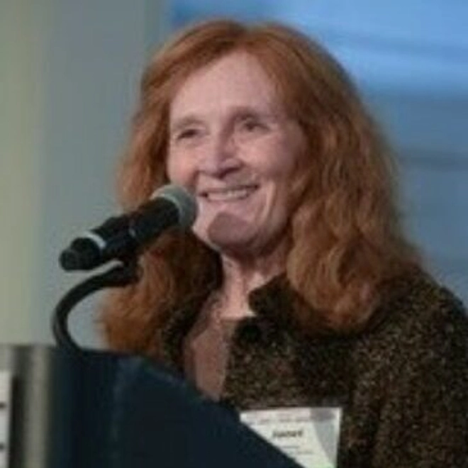 Janet Brown headshot