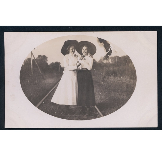 Dakota Days throwback of two women posing