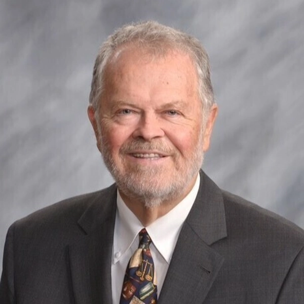 Doyle Estes headshot