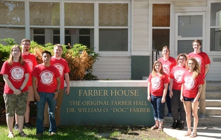 Students in front of Farber House